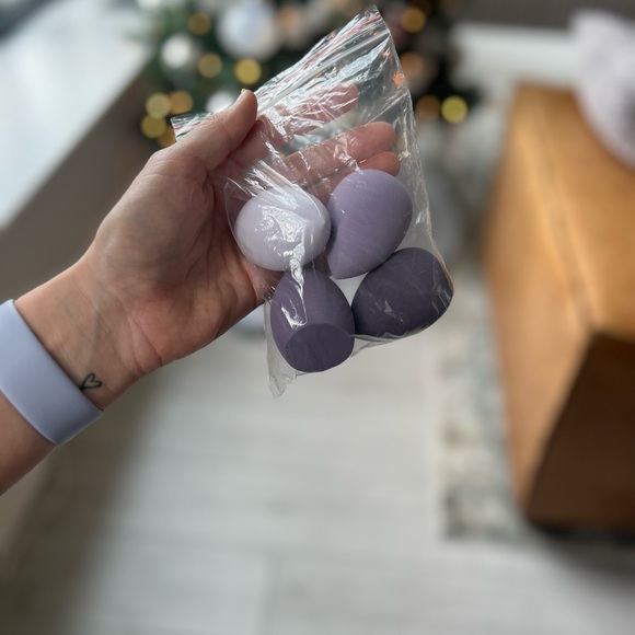 Makeup sponge purple ! - Picture 2 of 2
